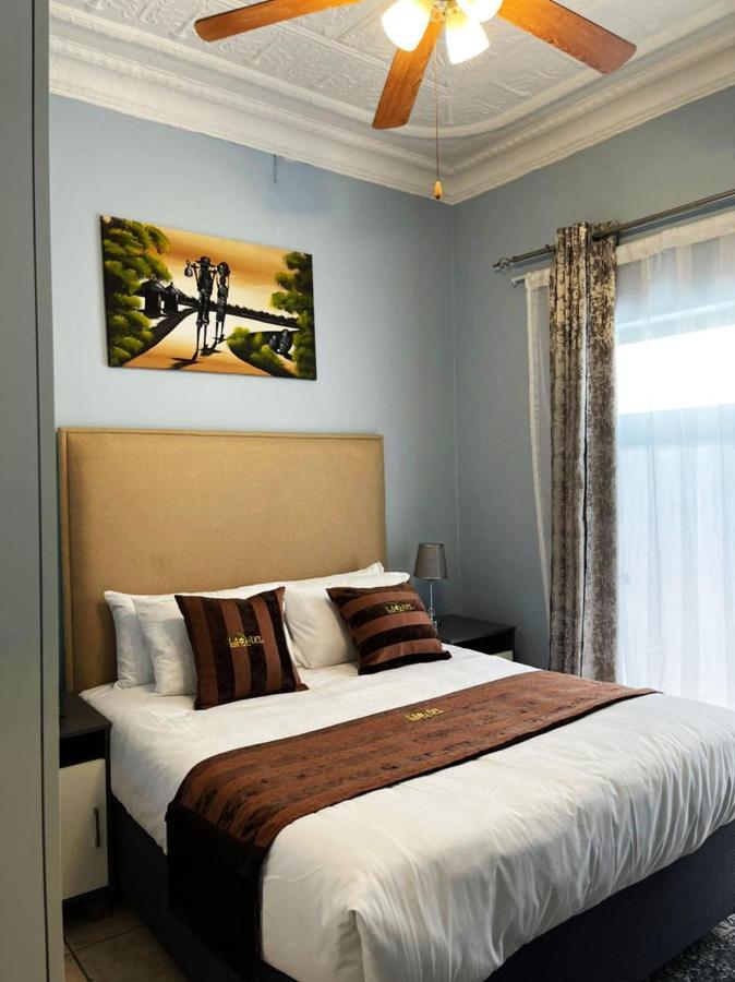 La-Nuel Guest Lodge 博克斯堡 外观 照片