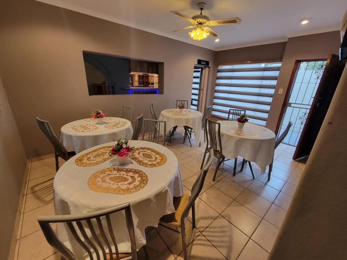 La-Nuel Guest Lodge 博克斯堡 外观 照片