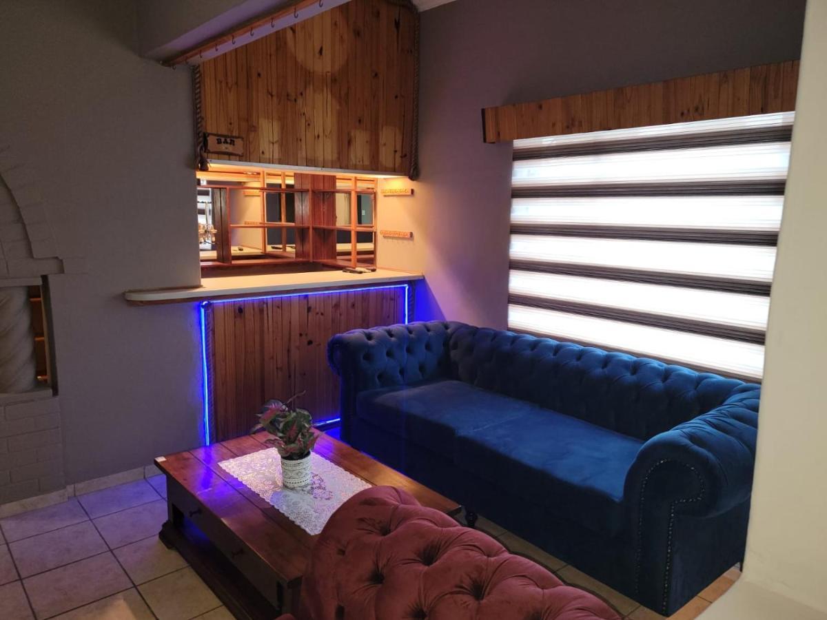 La-Nuel Guest Lodge 博克斯堡 外观 照片