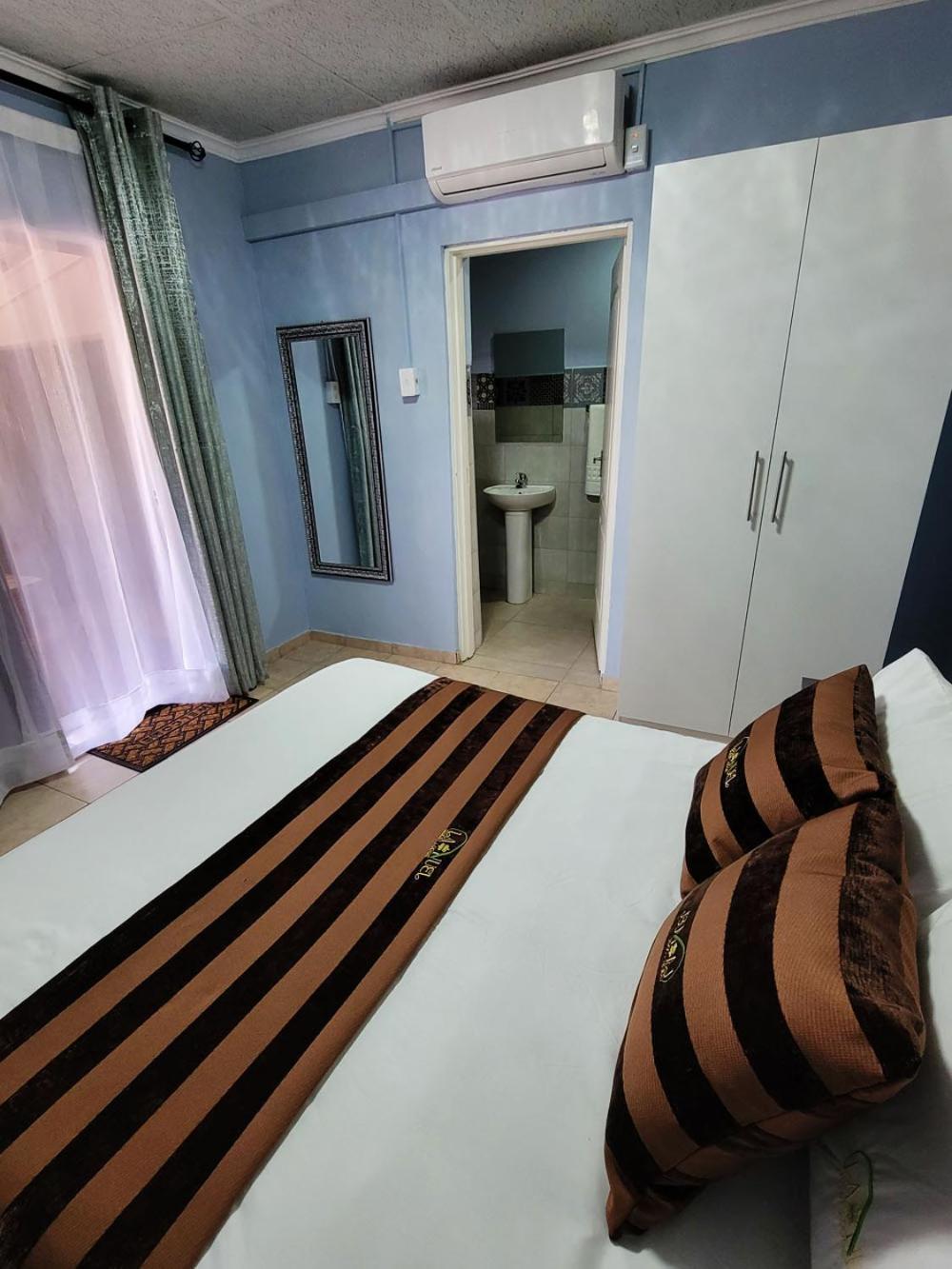 La-Nuel Guest Lodge 博克斯堡 外观 照片